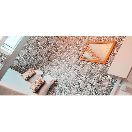 Location En Plein Coeur De Paris N°21 Apartman Kültér fotó